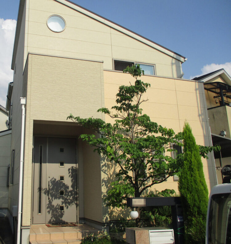 奈良の香芝市の株式会社ヨネヤの外壁塗装と屋根塗装の施工前