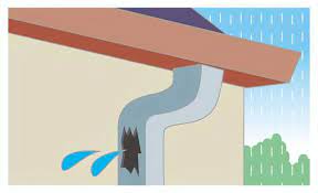 奈良の橿原田原本町の株式会社ヨネヤの外壁塗装と屋根塗装の雨樋放置