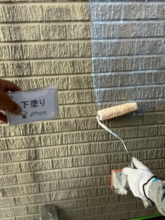 奈良県橿原市中曽司町Y様邸　外壁塗装・屋根カバー工法・防水工事 外壁　下塗り