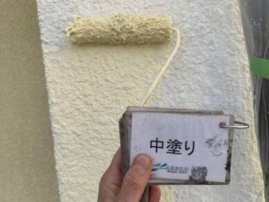 奈良橿原市Y様邸　外壁塗装・屋根塗装・防水工事 外壁中塗り