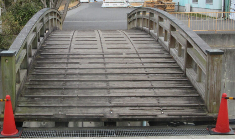 奈良五條市木製橋塗装 施工前の写真