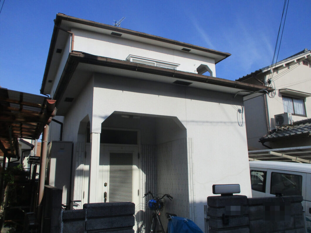奈良天理市I様邸　外壁塗装・屋根カバー工法 施工前の写真