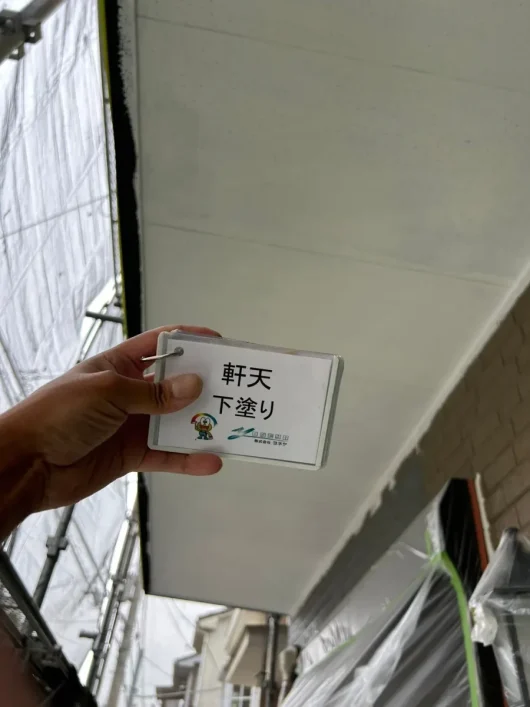 奈良県橿原市中曽司町Y様邸　外壁塗装・屋根カバー工法・防水工事 軒天　下塗り