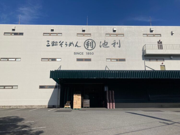 奈良桜井市株式会社I様　外壁塗装・屋根カバー工事 施工後の写真