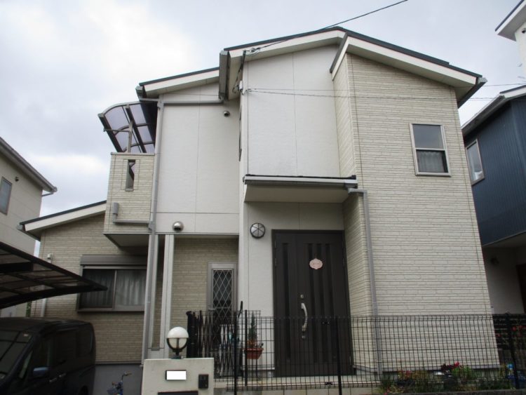 奈良生駒市N様　外壁塗装・屋根カバー工法・ベランダ防水工事・外塀塗装 施工前の写真