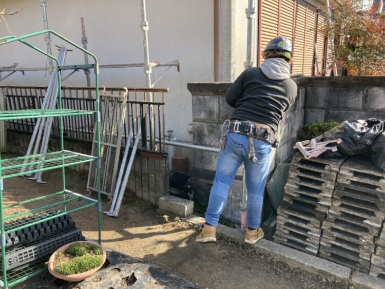 奈良の香芝市の株式会社ヨネヤの外壁塗装と屋根塗装の足場組立