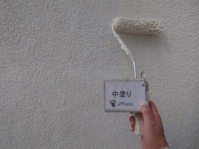 奈良天理市K様邸　外壁塗装・屋根塗装工事 外壁中塗り