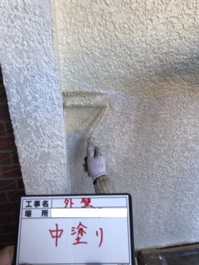 奈良奈良市Y様　外壁塗装工事 外壁塗装中塗り