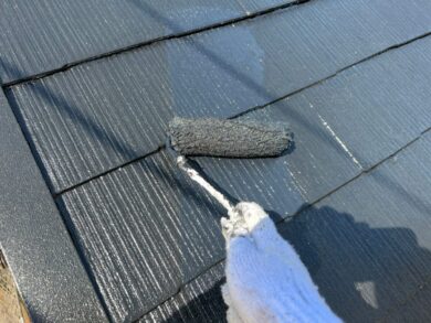 奈良天理市T様邸　外壁塗装・屋根塗装・防水工事 屋根上塗り