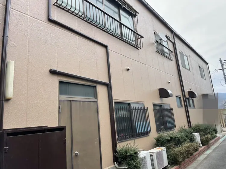 奈良の橿原田原本店の株式会社ヨネヤの外壁塗装と屋根塗装の薄い茶色