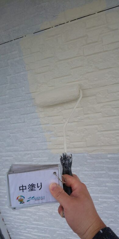 奈良天理市T様　外壁塗装・屋根塗装・防水工事 外壁中塗り