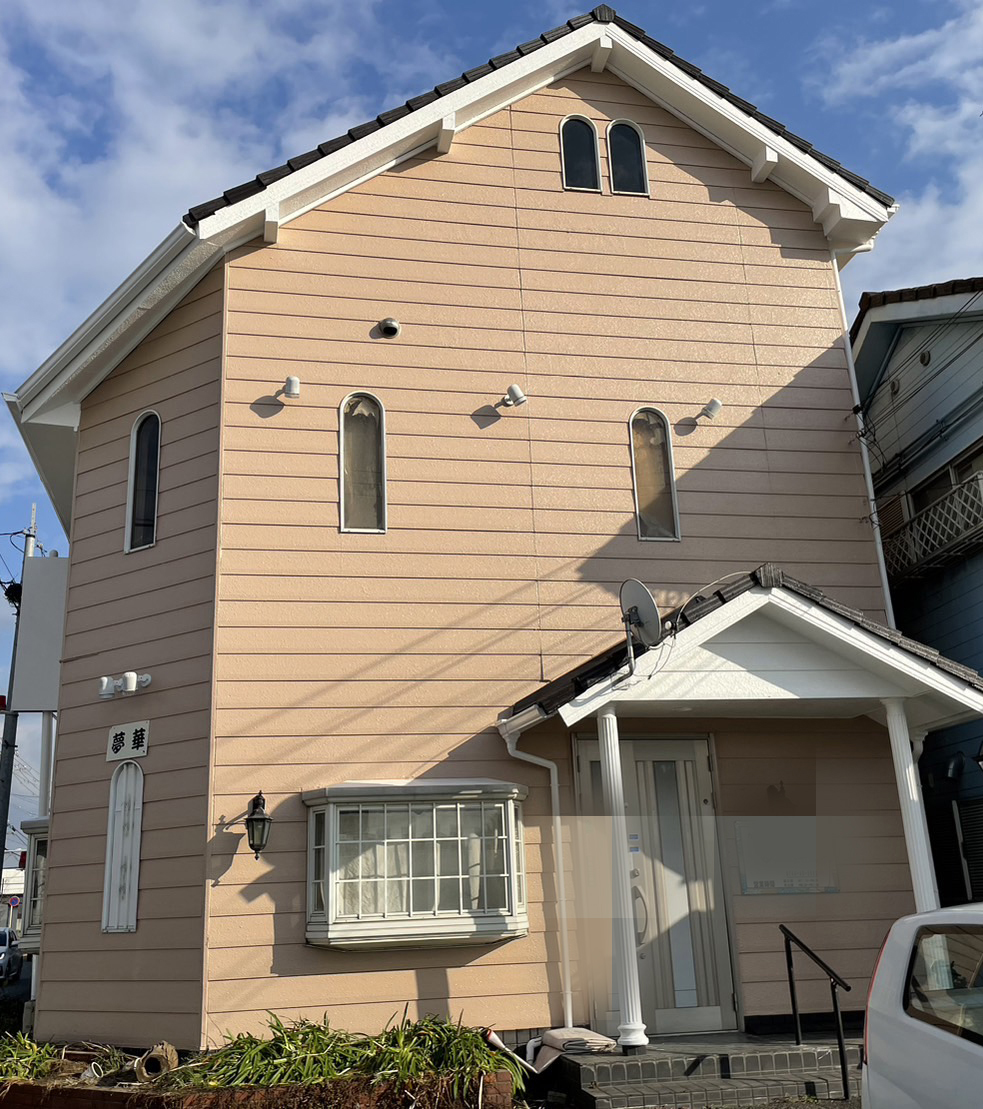 奈良の香芝市の株式会社ヨネヤの外壁塗装・屋根塗装のベージュの家