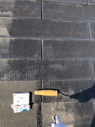 奈良生駒市K様　外壁塗装・屋根塗装・外塀塗装・防水工事 屋根塗装下塗り