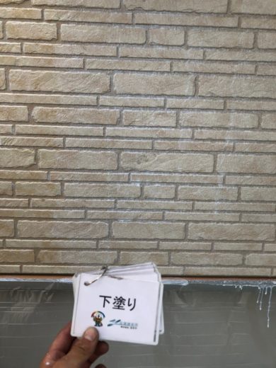 奈良生駒市N様　外壁塗装・屋根カバー工法・ベランダ防水工事・外塀塗装 外壁塗装下塗り1回目