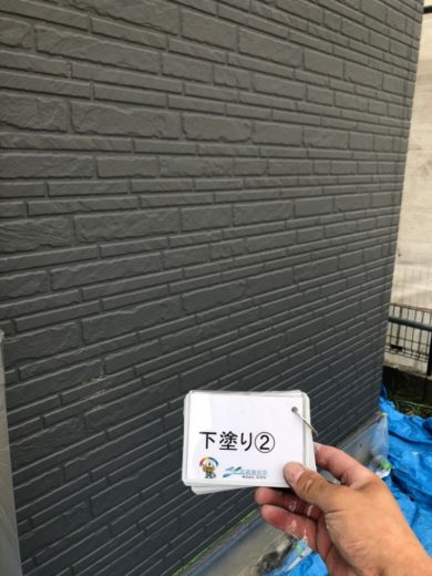 奈良生駒市N様　外壁塗装・屋根カバー工法・ベランダ防水工事・外塀塗装 外壁塗装下塗り2回目