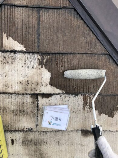 奈良生駒市K様　外壁塗装・屋根塗装・防水工事 屋根塗装下塗り1回目